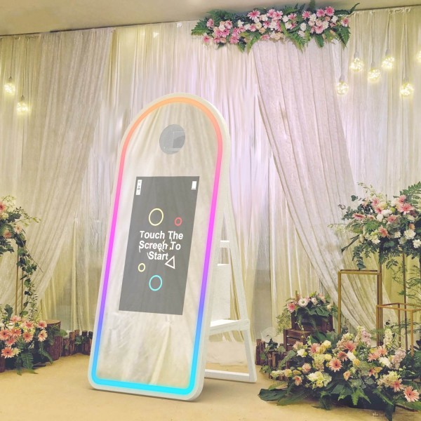 32″ Rounded Mirror Photo Booth